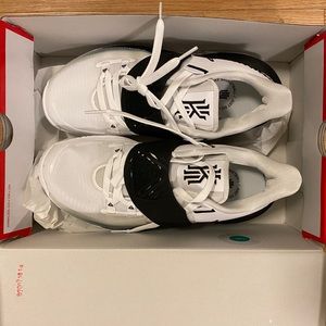 Nike Basketball Shoe Kyrie